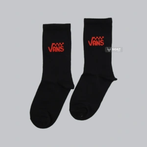 خانه 80 جوراب اسپرت VANS، رنگ مشکی، ساق بلند، لوگوی VANS قرمز.
